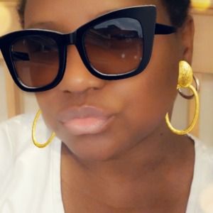 Meet your Posher, Victoria